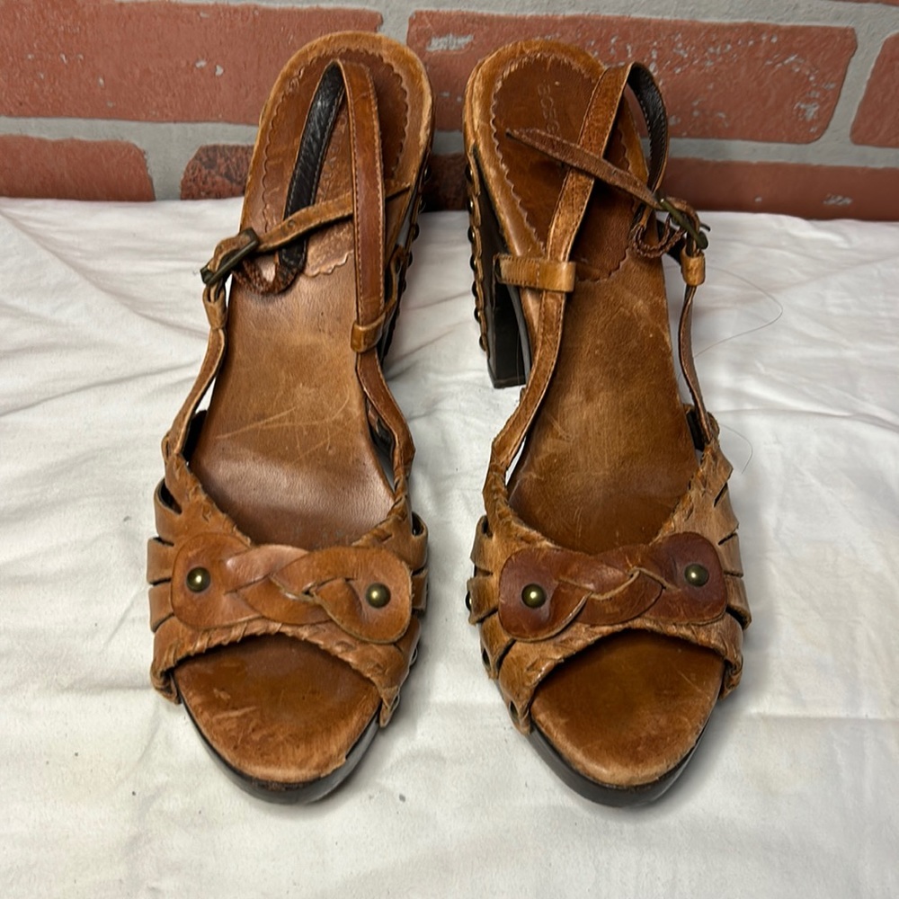 BCBGMAXAZRIA Brown Leather High Wooden Heels